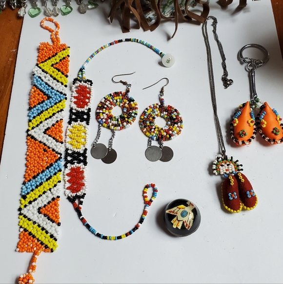 Handcrafted Ethnic Necklaces Bracelets Keychain Seed Bead Native Ethnic Navajo 9 - Picture 2 of 16